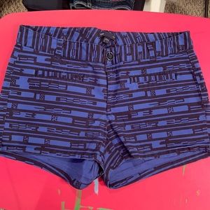 Gap blue and black pattern shorts